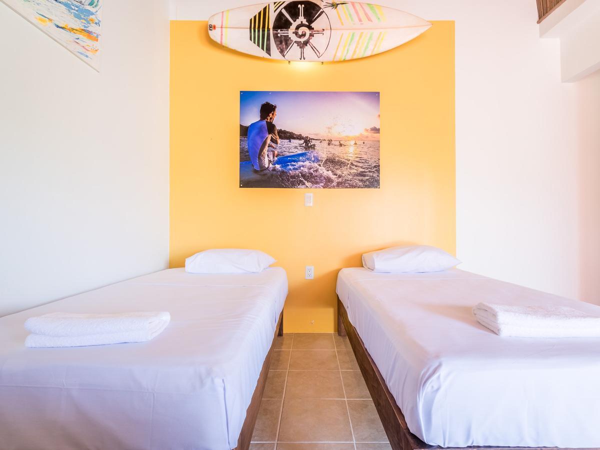 Auberge de jeunesse Experiencia Surf Camp à Brisas de Zicatela Extérieur photo