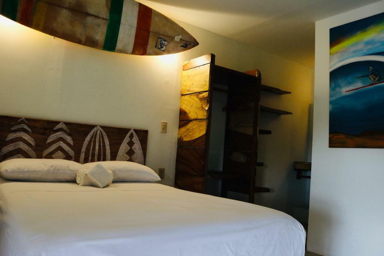 Auberge de jeunesse Experiencia Surf Camp à Brisas de Zicatela Extérieur photo