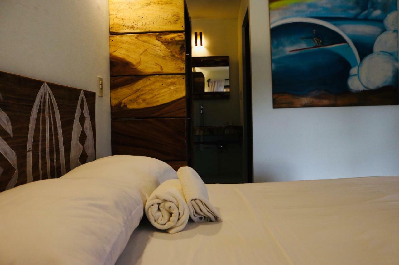 Auberge de jeunesse Experiencia Surf Camp à Brisas de Zicatela Extérieur photo